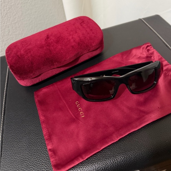 Gucci Other - Gucci Wayfarer Sunglasses